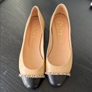 French sole New York cap toe flat with embellishment